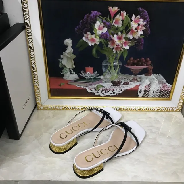 Gucci सफेद काला वर्गीय टो क्रिसक्रॉस स्ट्रैप कैजुअल सैंडल 4