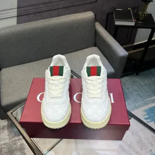 Gucci أحذية رياضية أبيض أخضر جلد مثقب GG Monogram Texture