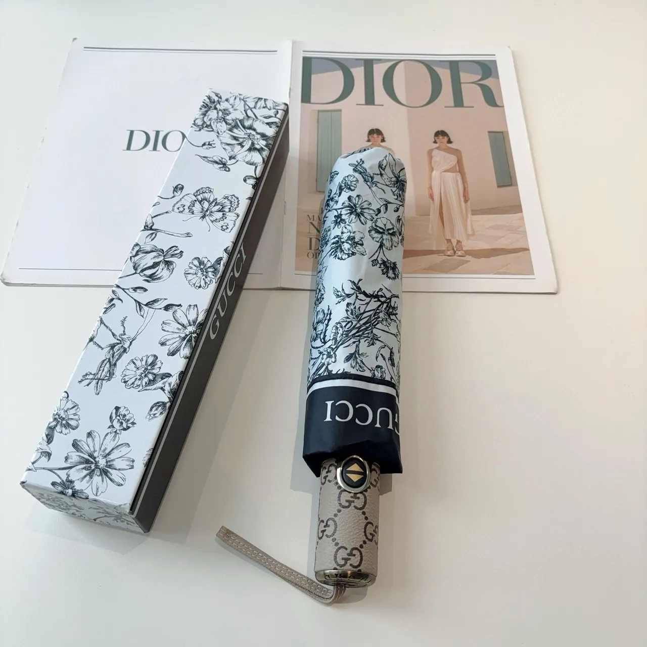 Gucci 白海军花卉植物打印单色墨水插图手袋 9