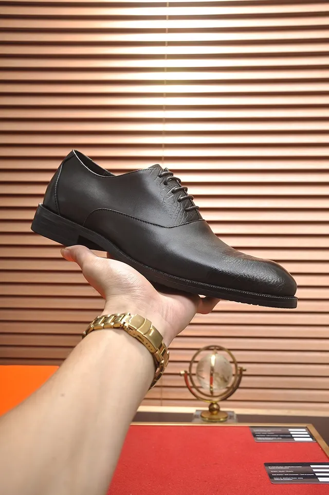 Hermès Sapatos Oxford com embossagem de crocodilo preto e cap toe 2