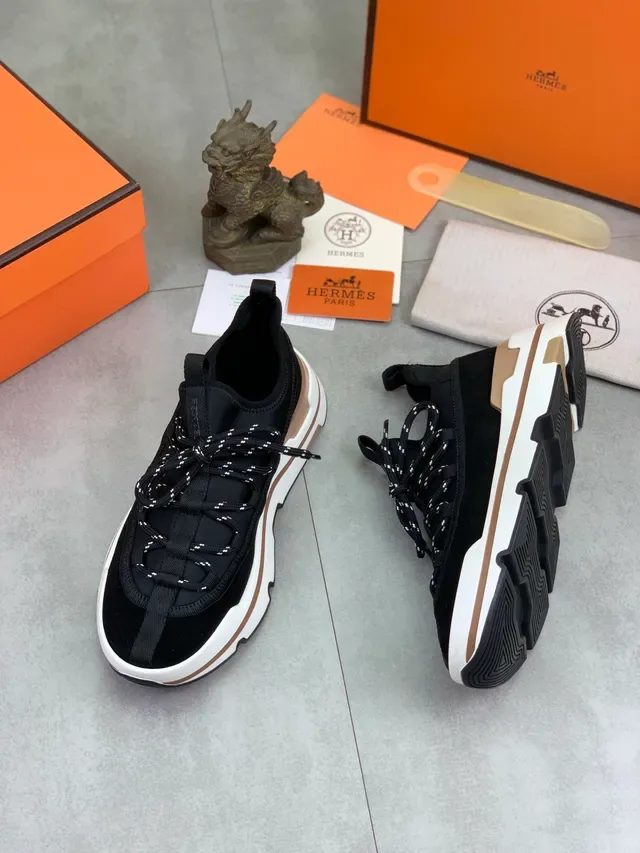 Hermès Tênis Preto de Camurça Chunky com Cadarço 5