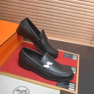 Hermès 黑白皮革 Penny Loafer