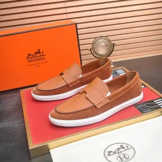 Hermès 棕白 麂皮和纹理皮革鞋面 橡胶鞋底 乐福鞋
