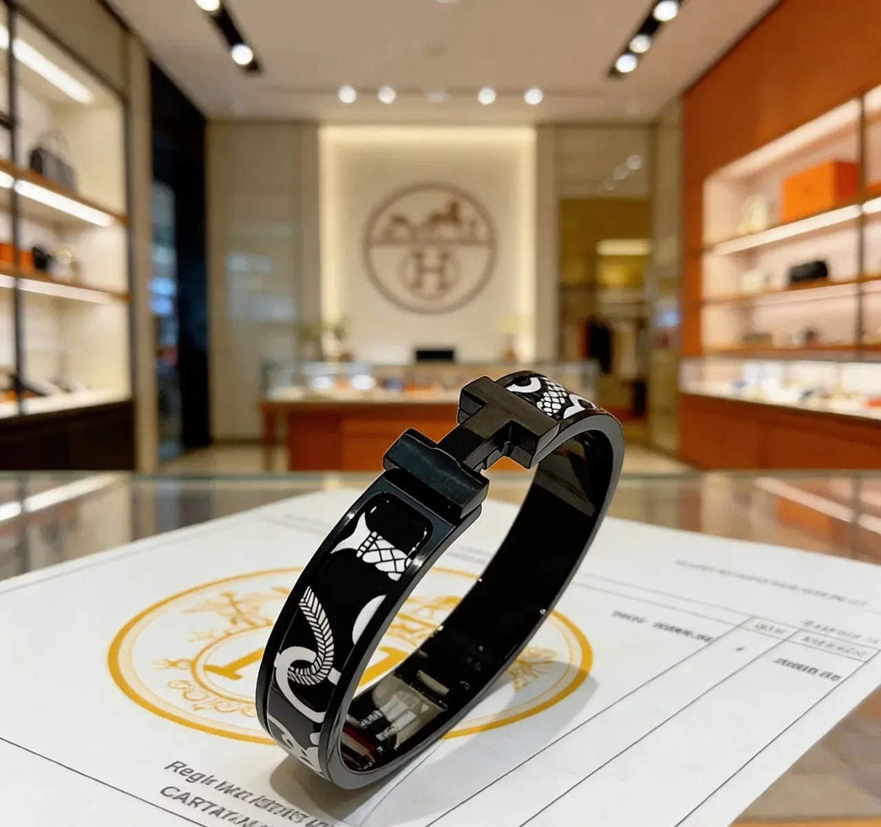 Hermès Clic H 黑白图形刻字手链 9