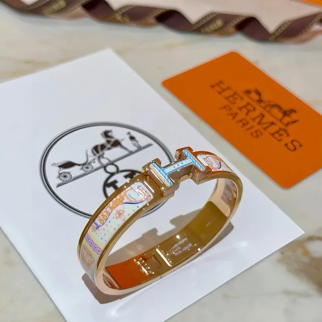 Hermès Clic H Motivo de caballo esmaltado Gold-Tone Pulsera 9