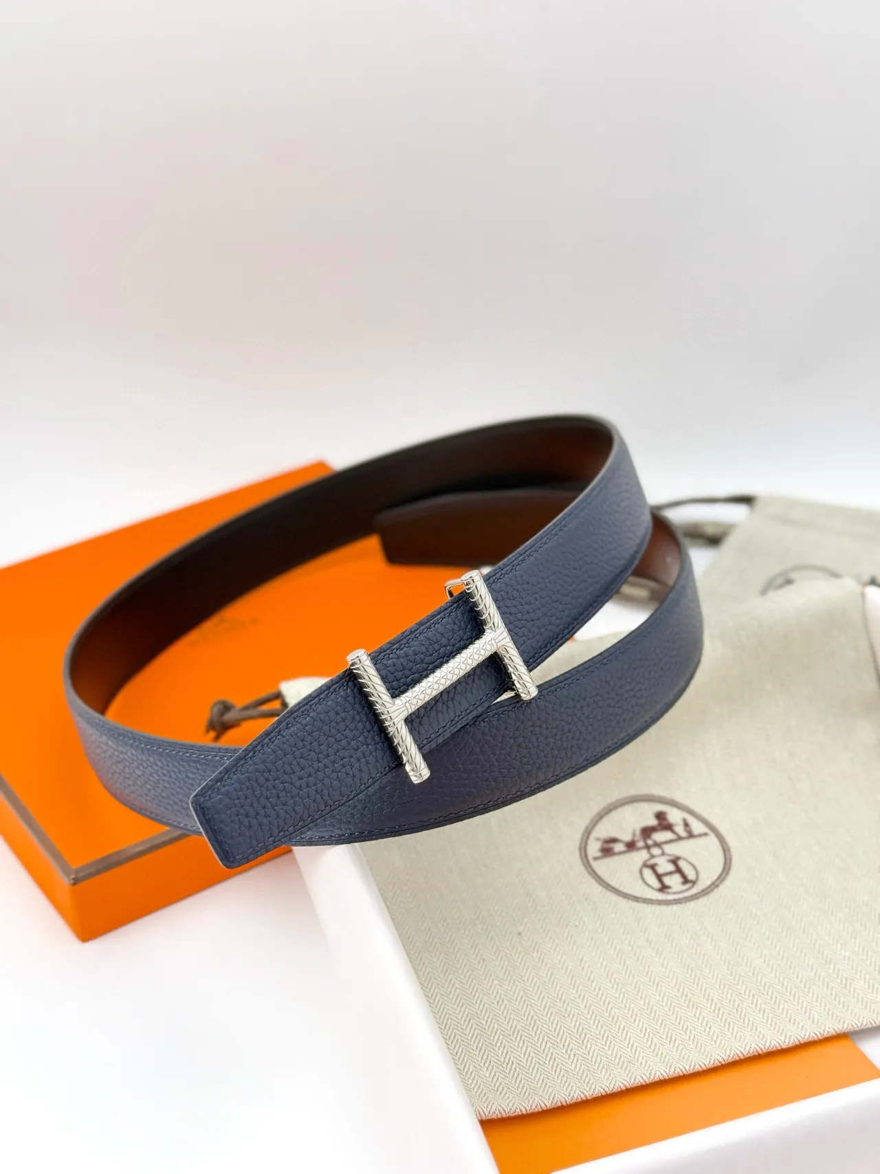 Hermès Constance Belt Marron Or Grainée Tordue H-Buckle Ceinture en Cuir 24