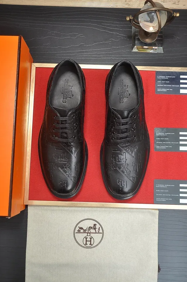 Hermès Embossed Black Leather Oxford Shoes 2