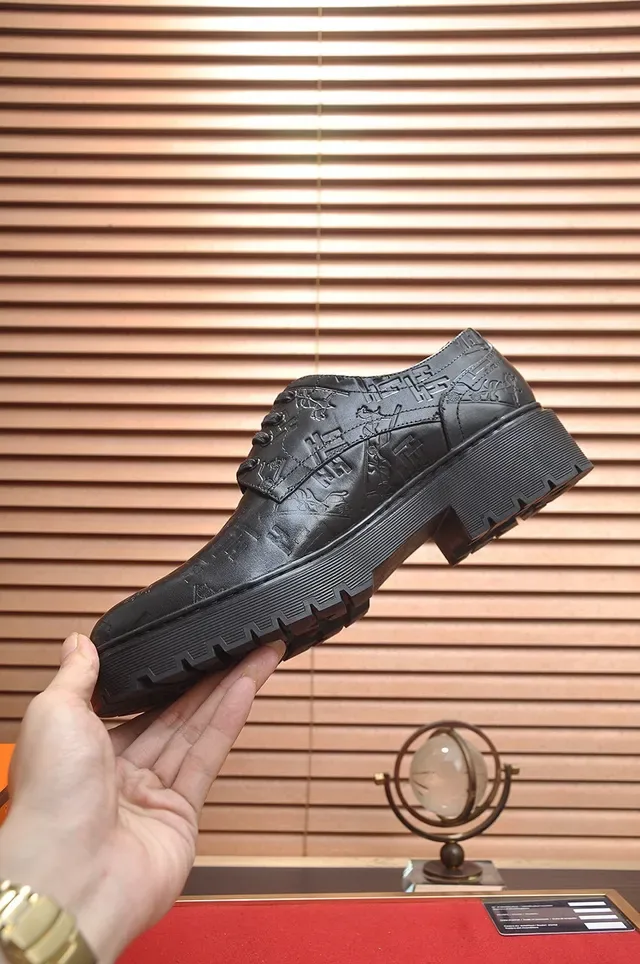 Hermès Embossed Black Leather Oxford Shoes 5