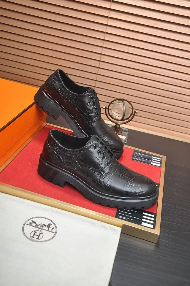 Hermès Embossed Black Leather Oxford Shoes 6