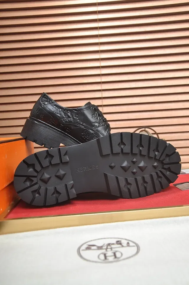 Hermès Embossed Black Leather Oxford Shoes 7