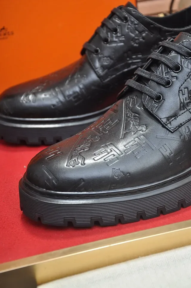 Hermès Embossed Black Leather Oxford Shoes 8