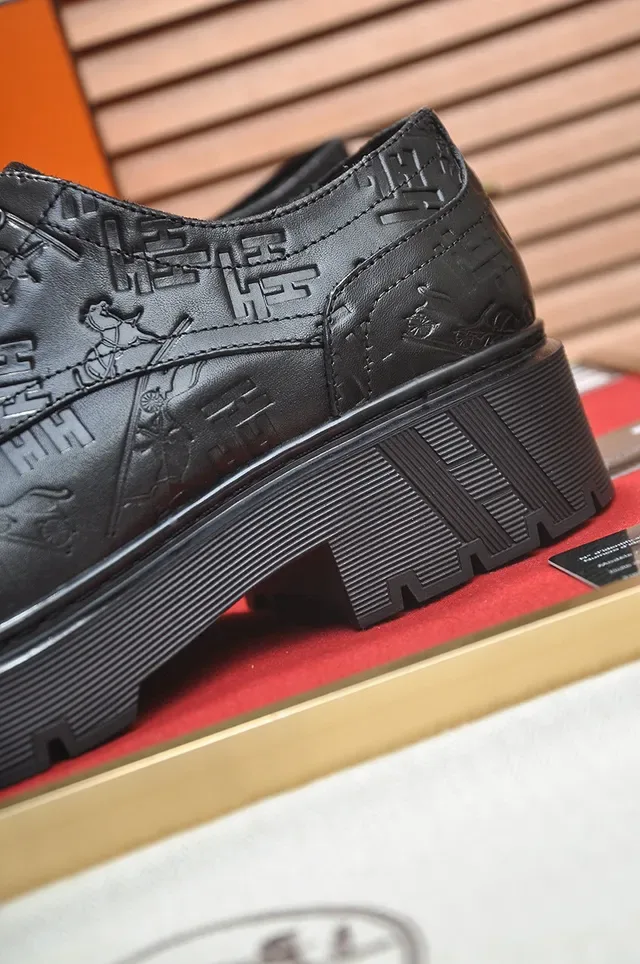 Hermès Embossed Black Leather Oxford Shoes 9