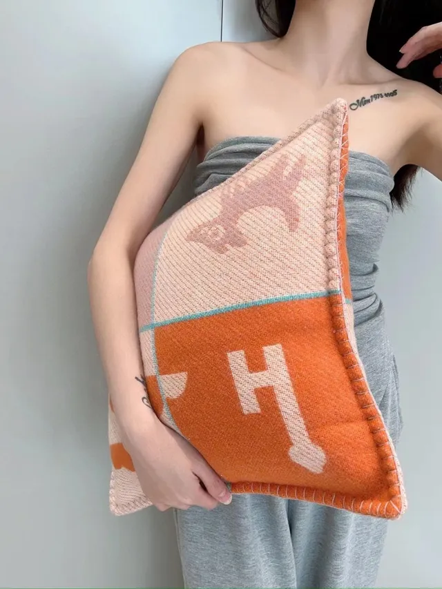 Hermès H De Orange Pink Woven Textile Quilted Edge Scarve 2