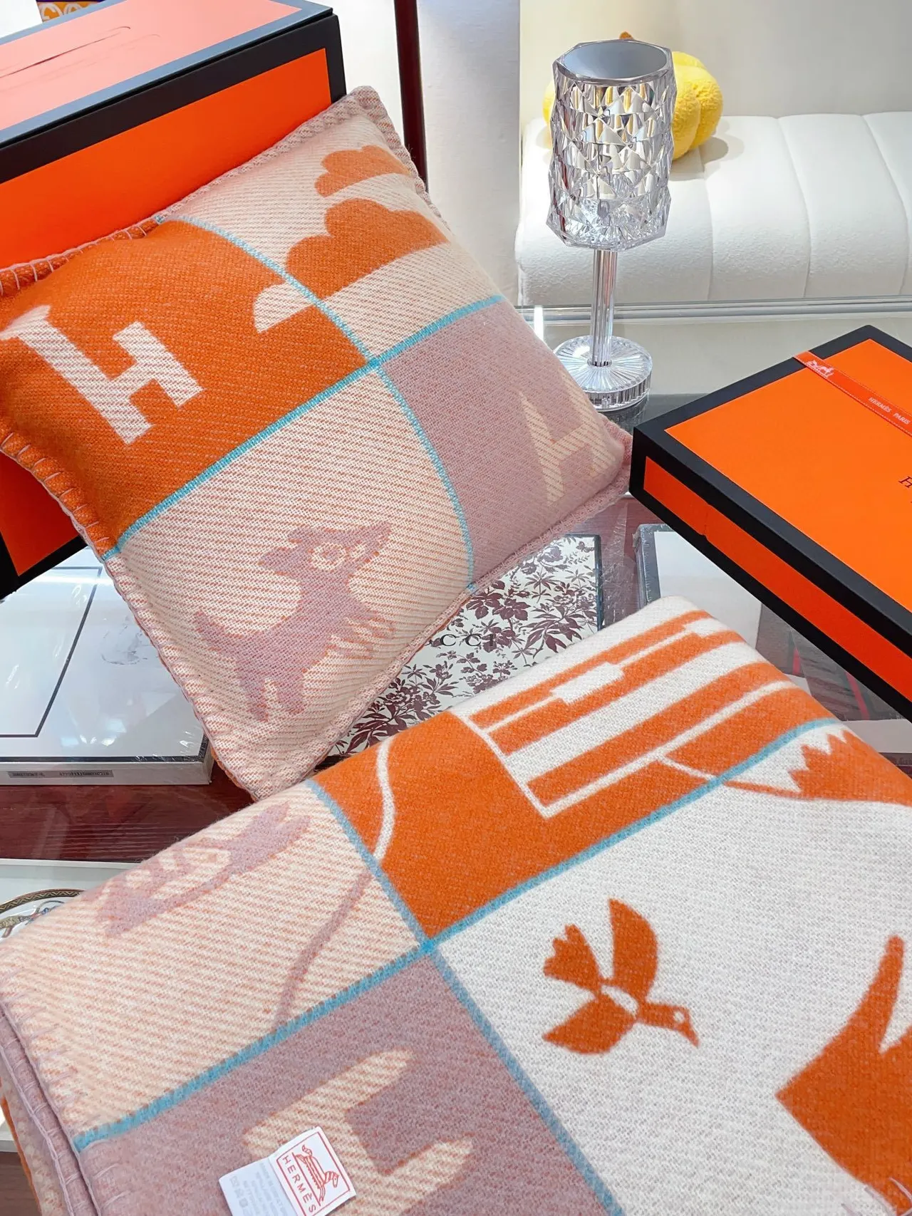 Hermès H De Orange Pink Woven Textile Quilted Edge Scarve 9