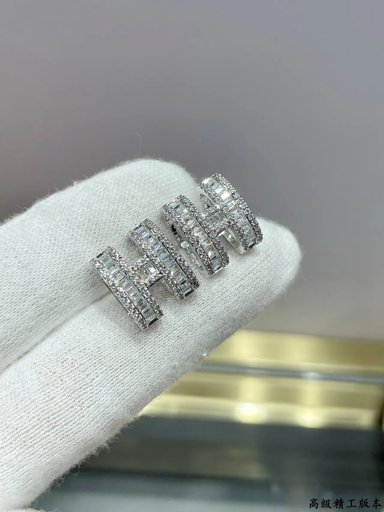 Hermès H Motif Baguette-Cut boucles d'oreilles en cristal 3