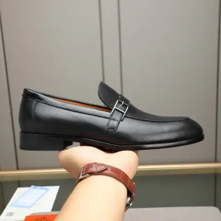Hermès Oran কালো চামড়ার সিঙ্গেল-বাকেল লোফার