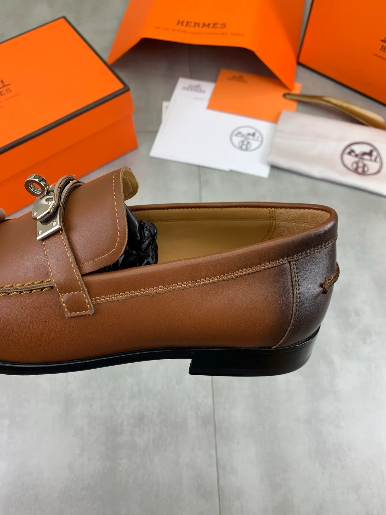 Hermès Oran Mocassins Marron Cuir Boucle 4