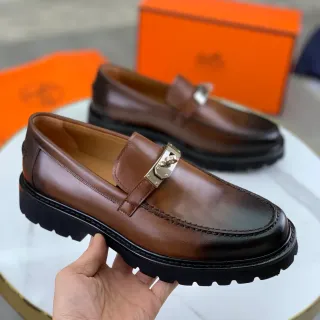 Hermès Oran 棕黑 抛光牛皮 金属转锁扣 乐福鞋