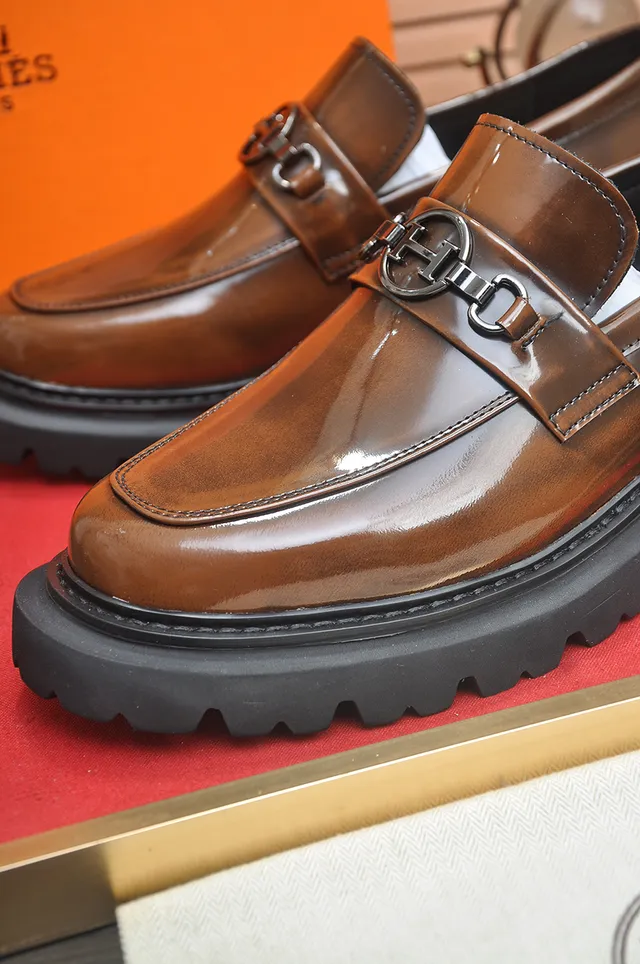 Hermès Oran Loafer 抛光棕色专利皮革 套脚乐福鞋 2