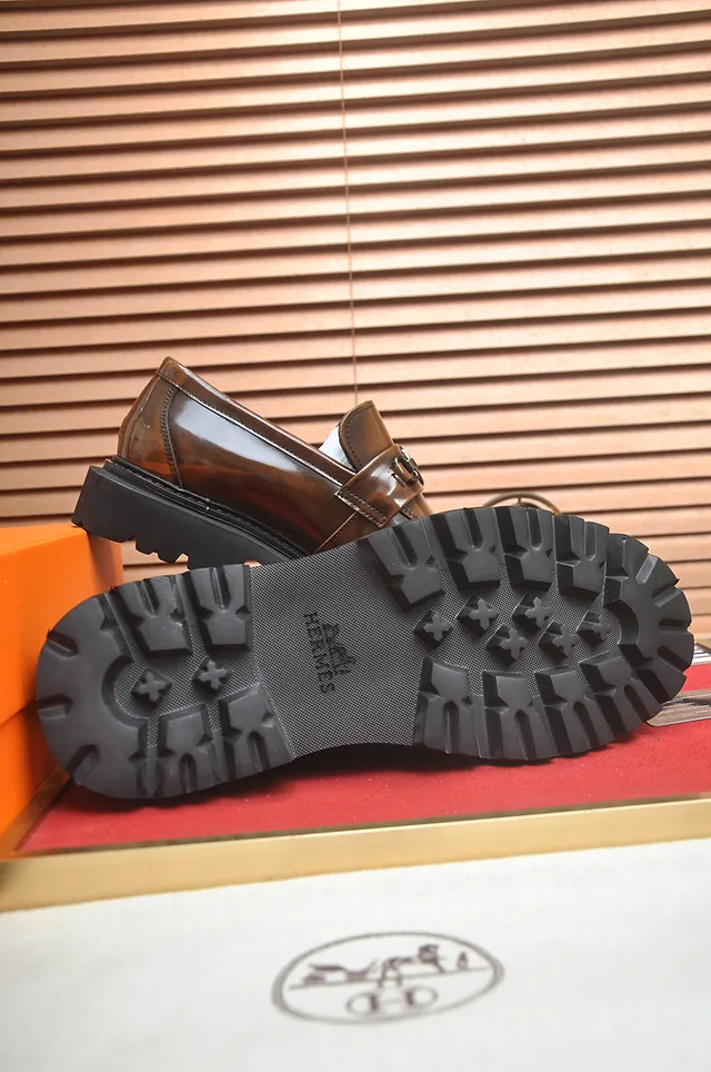 Hermès Oran Loafer 抛光棕色专利皮革 套脚乐福鞋 3