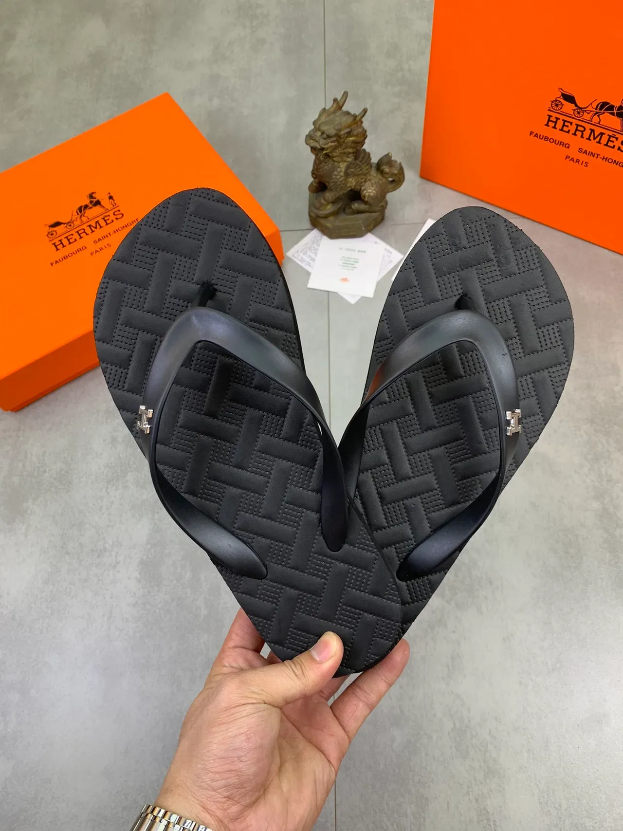 Hermès Oran Orange Black Flip-Flop Textured Rubber Sole Slippers 8