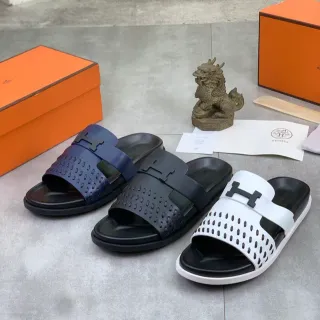 Hermès Oran 穿孔带拖鞋