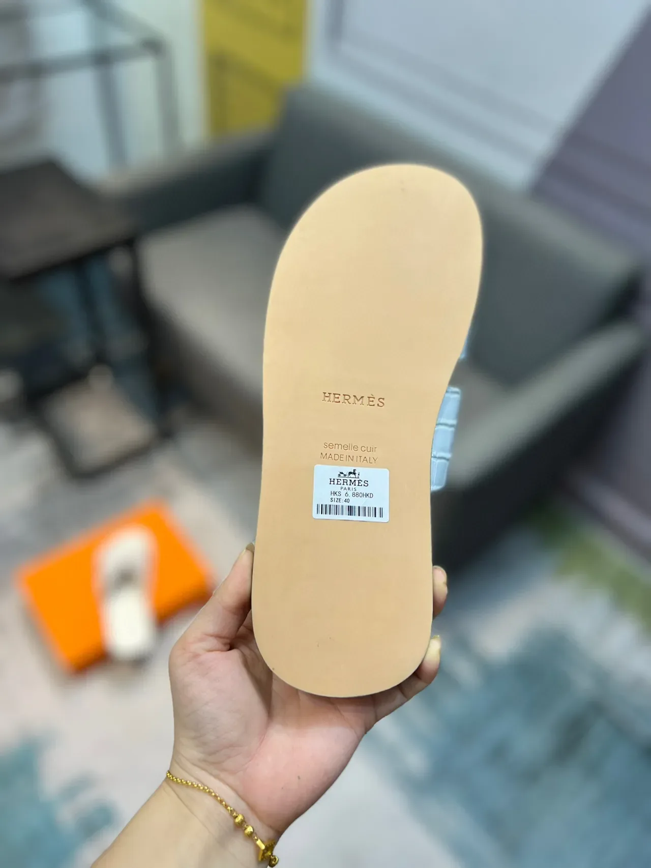 Sandalias Hermès Oran Slide de cuero blanco con estampado de cocodrilo 8