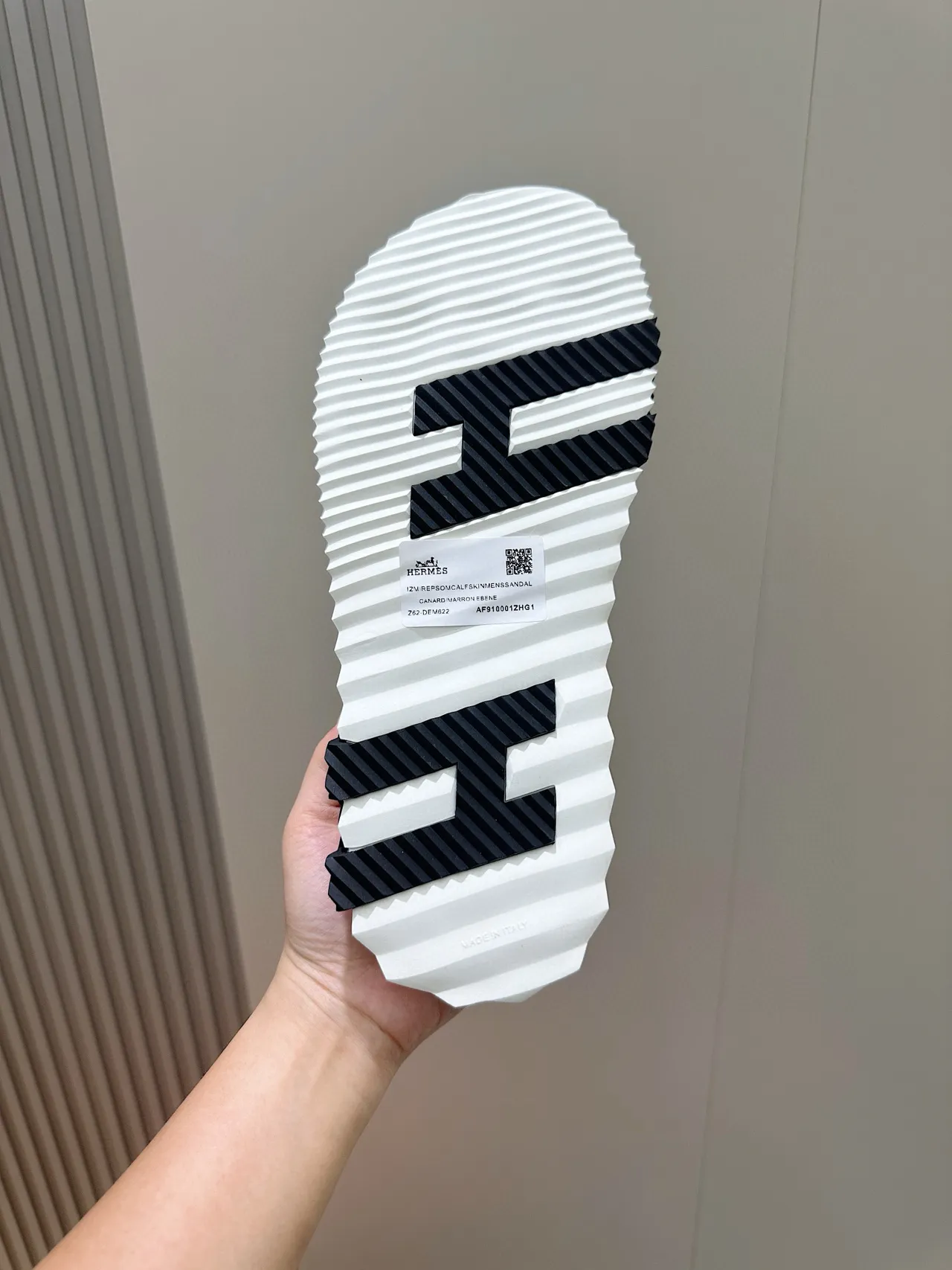 Hermès Oran Slipper blanches bleues noires mules 7