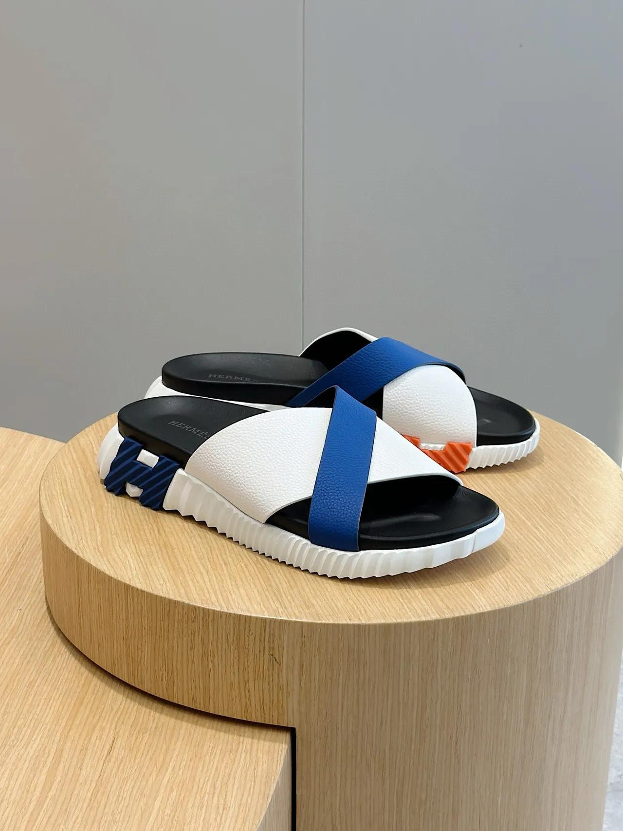 Hermès Oran White Blue Crossed Leather Straps Sculpted Ridged Sole Slippers 3