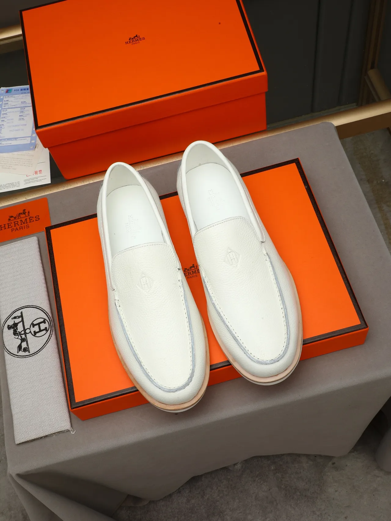 Hermès সাদা কনক্রিট চামড়া Moc-Toe লোফার 2