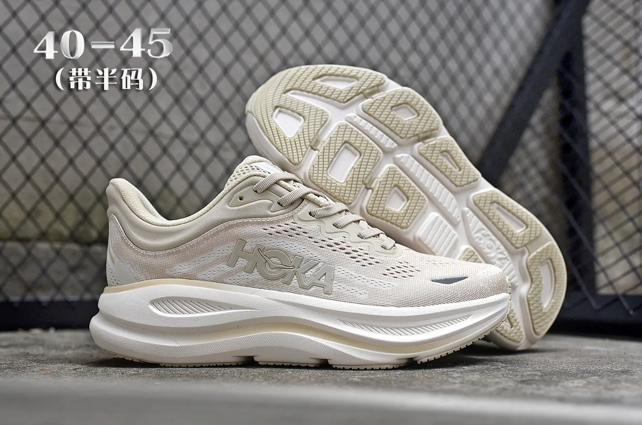 Hoka Clifton Beige Malla ingenieril en la parte superior Media suela esculpida gruesa Zapatillas de running 7