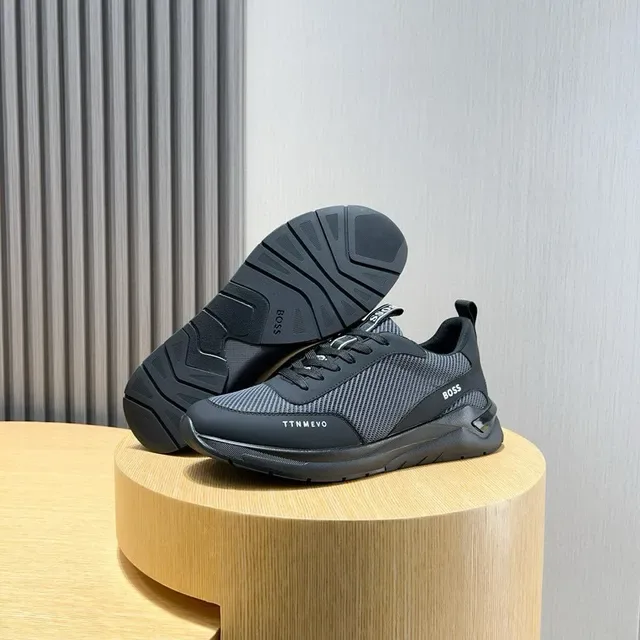 Hugo Boss حذاء رياضي أسود رمادي مع علوة شبكية وصناعية ووسطية متماسكة مطبوعة 9
