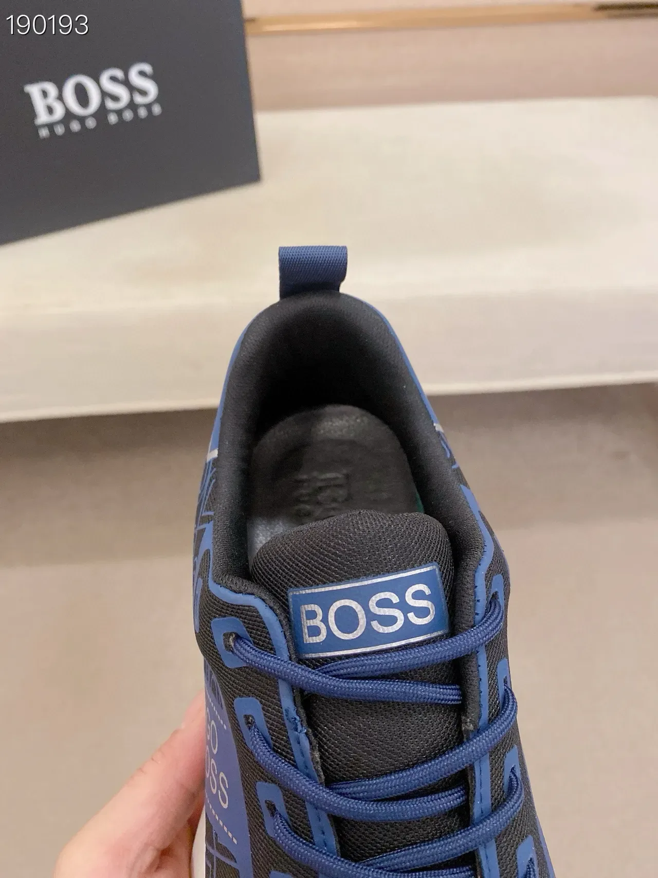 Hugo Boss মনোগ্রাম-প্রিন্ট নেভি এবং ব্ল্যাক লাইফস্টাইল স্নিকার 8