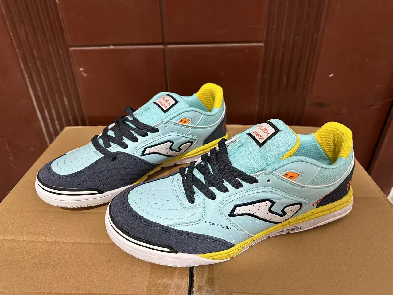 Joma Top-Flex أحذية رياضية أسلوب حياة أبيض نيون أصفر تيل 18