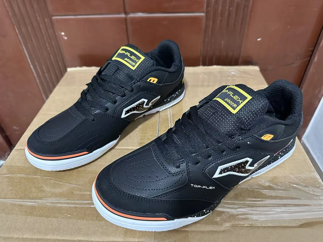 Joma Top-Flex أحذية رياضية أسلوب حياة أبيض نيون أصفر تيل 22