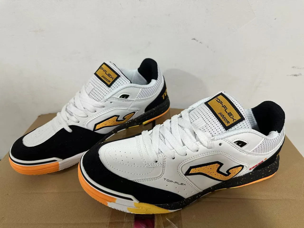 Joma Top-Flex أحذية رياضية أسلوب حياة أبيض نيون أصفر تيل 24