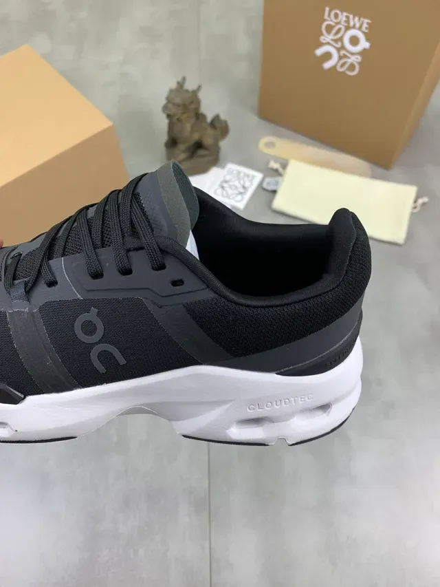 Loewe Flow Runner 2.0 Black and Gray Lifestyle Sneakers 4