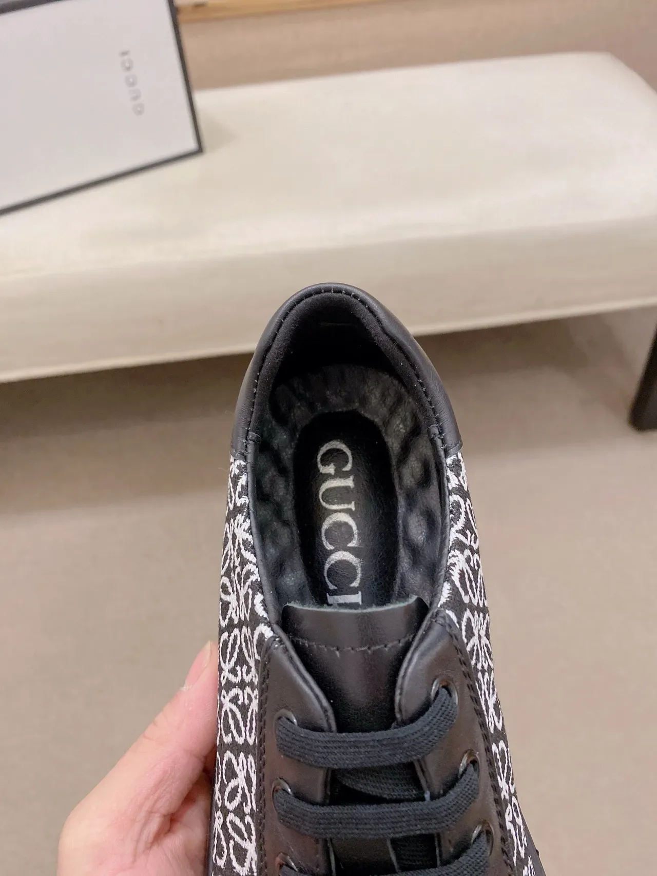 Loewe Flow Runner Black and White Anagram Print Zapatillas Lifestyle 4
