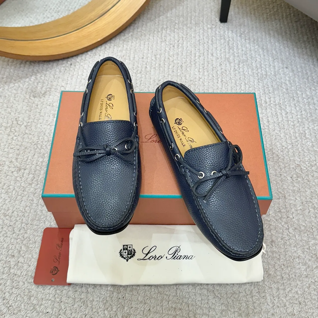 Loewe LP Dots Walk গাঢ় নীল পিবল্ড লেদার লোফার 2