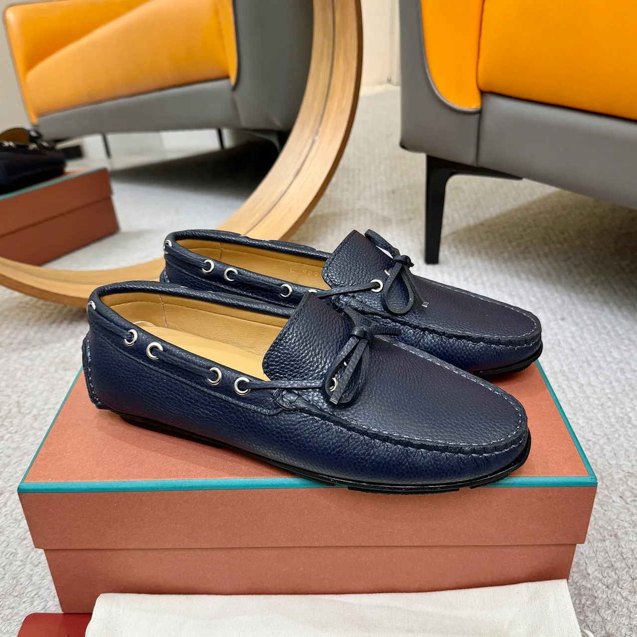 Loewe LP Dots Walk গাঢ় নীল পিবল্ড লেদার লোফার 4