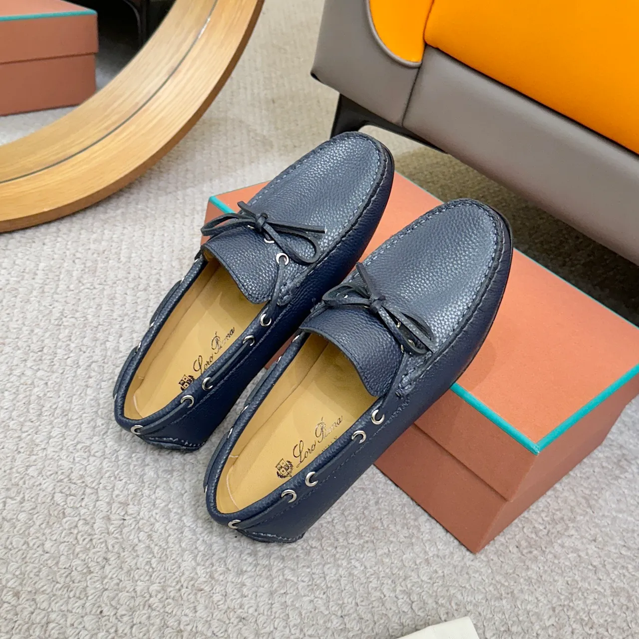 Loewe LP Dots Walk গাঢ় নীল পিবল্ড লেদার লোফার 8