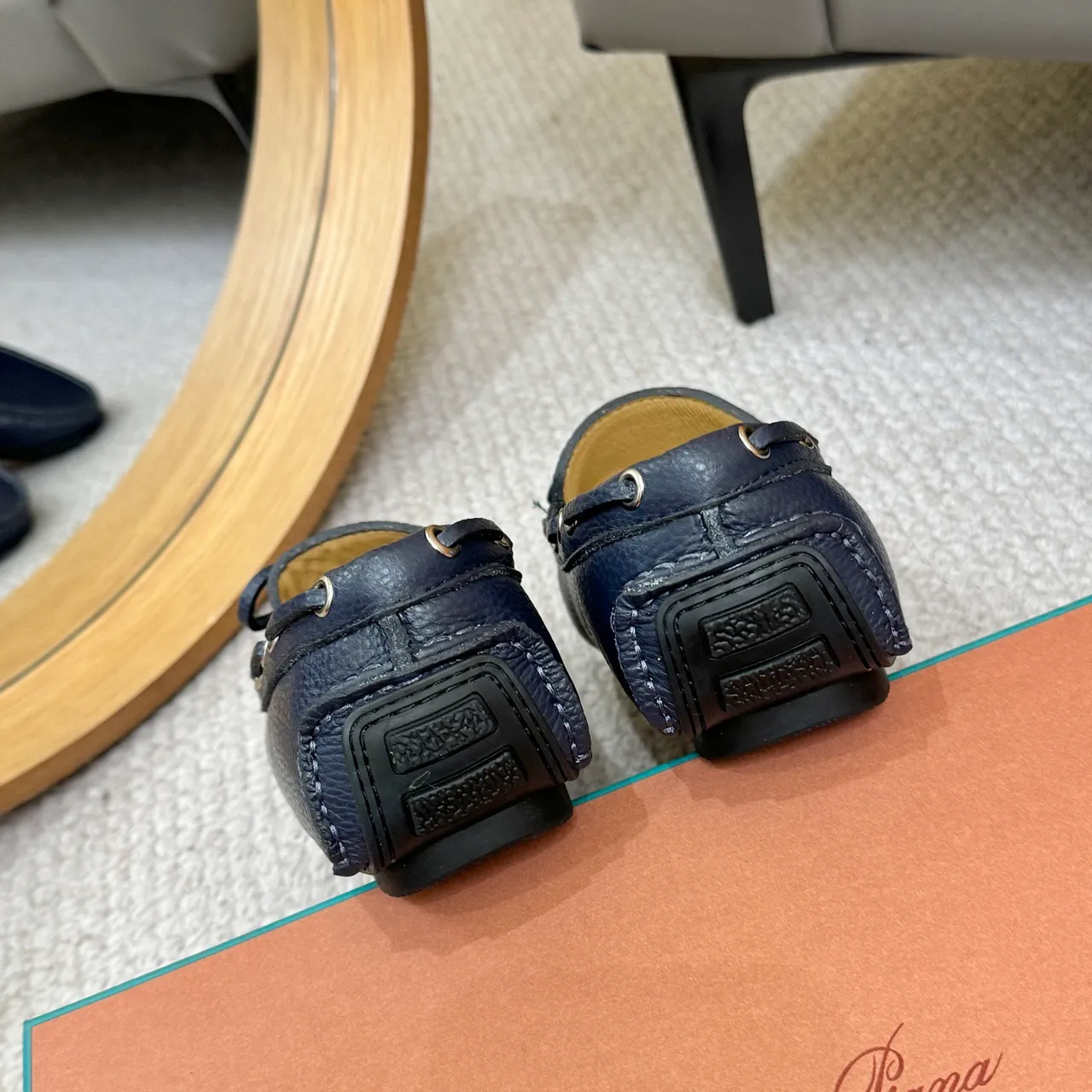 Loewe LP Dots Walk গাঢ় নীল পিবল্ড লেদার লোফার 9