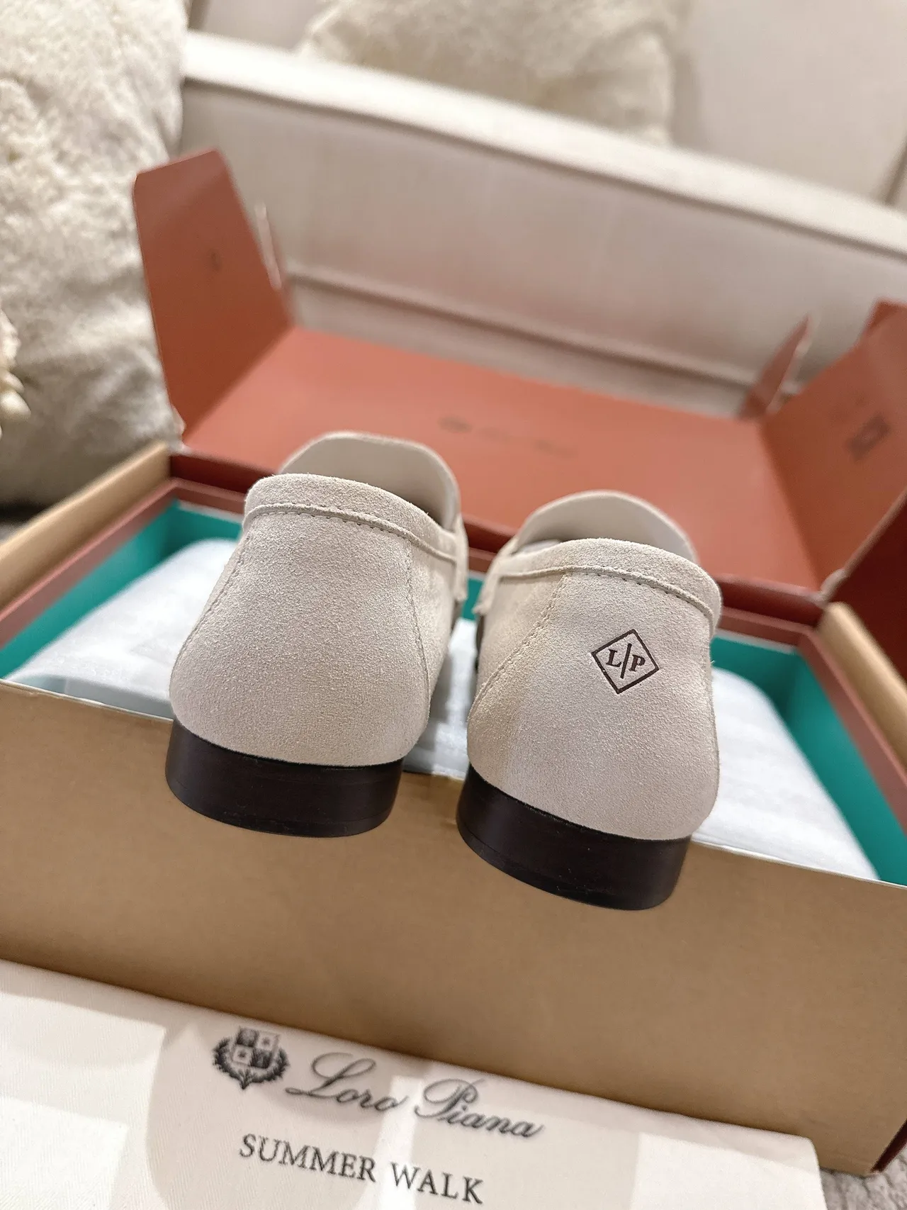 Loro Piana Summer Walk 米色麂皮流苏锁扣乐福鞋 3