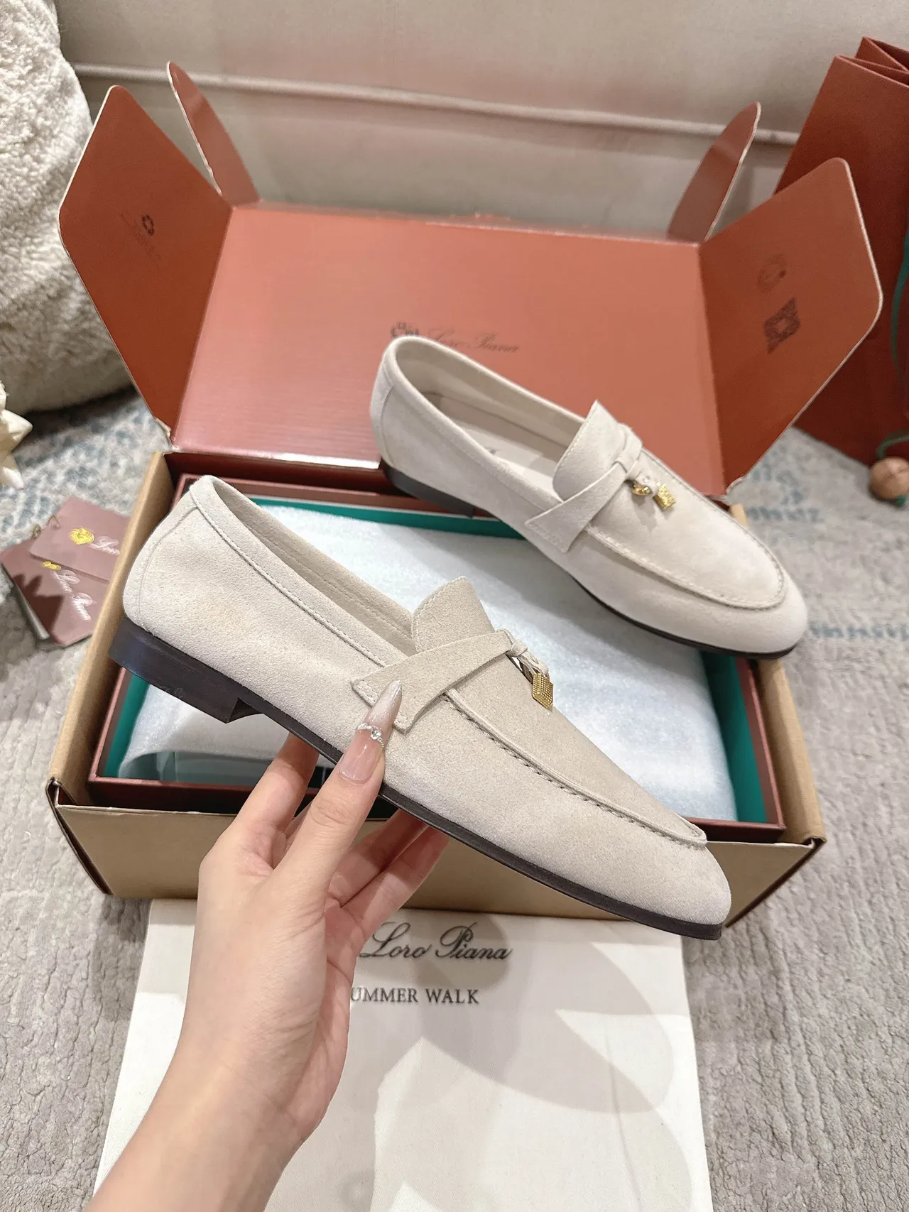 Loro Piana Summer Walk 米色麂皮流苏锁扣乐福鞋 4