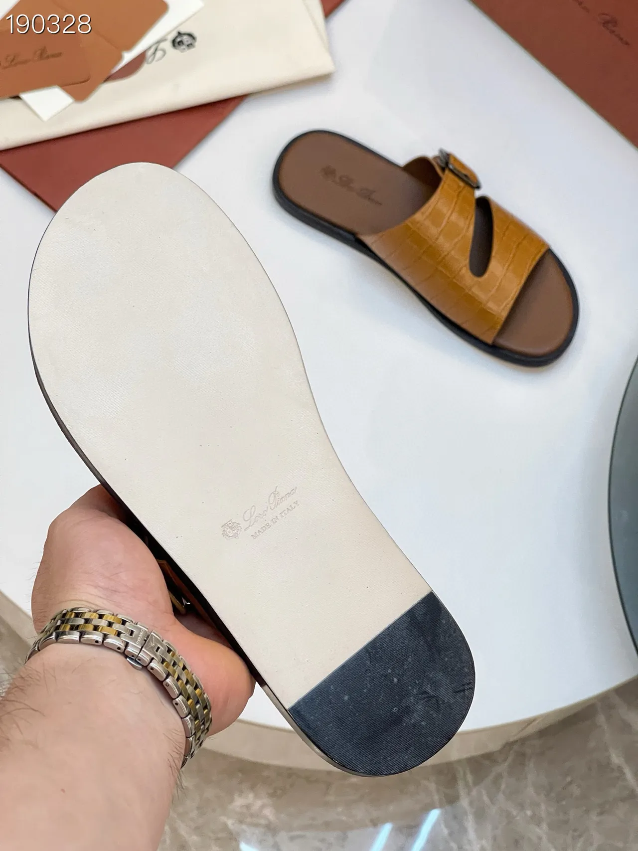 Loro Piana 棕色鳄鱼压纹双带扣休闲凉鞋 3