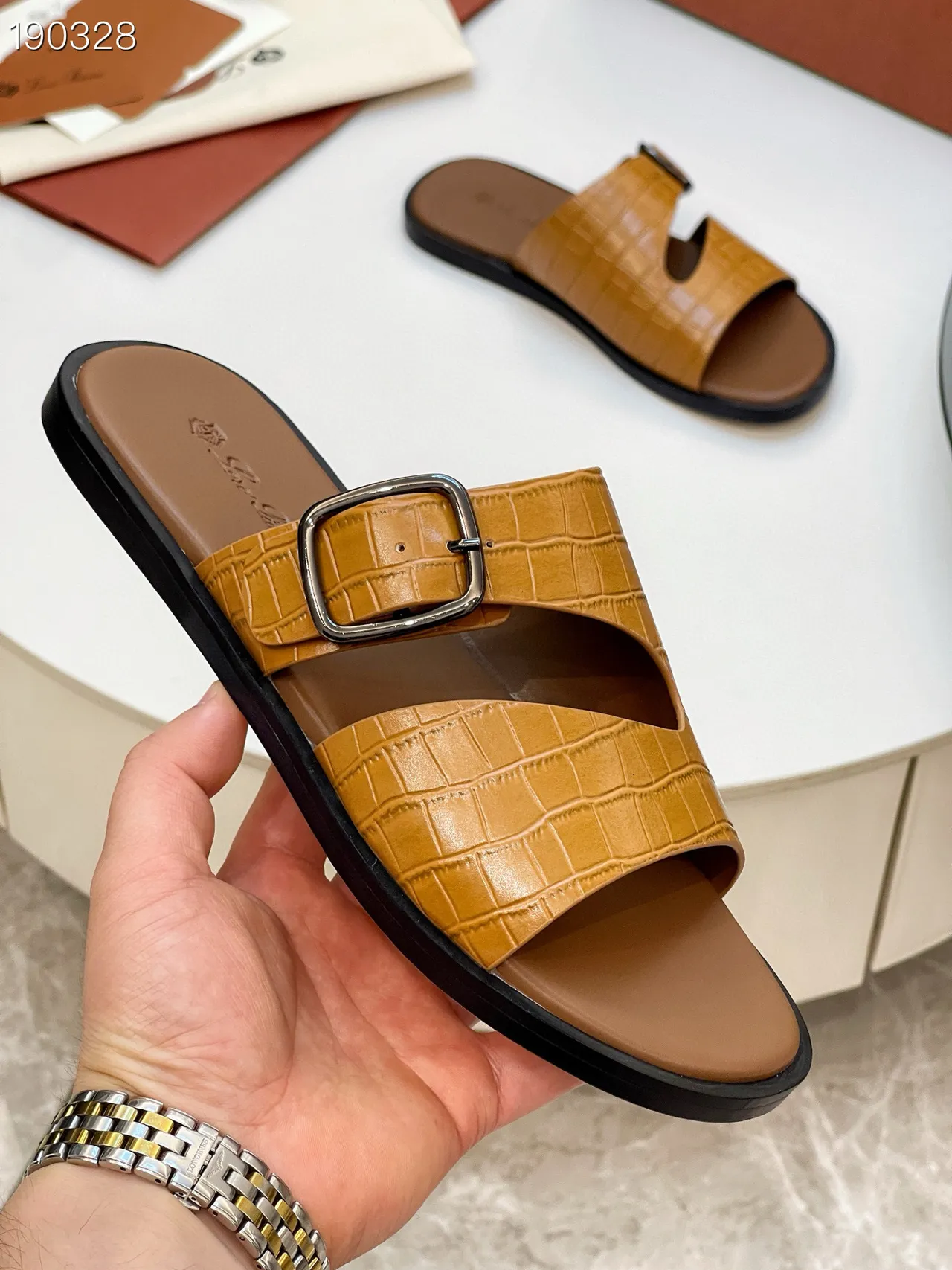 Loro Piana 棕色鳄鱼压纹双带扣休闲凉鞋 4