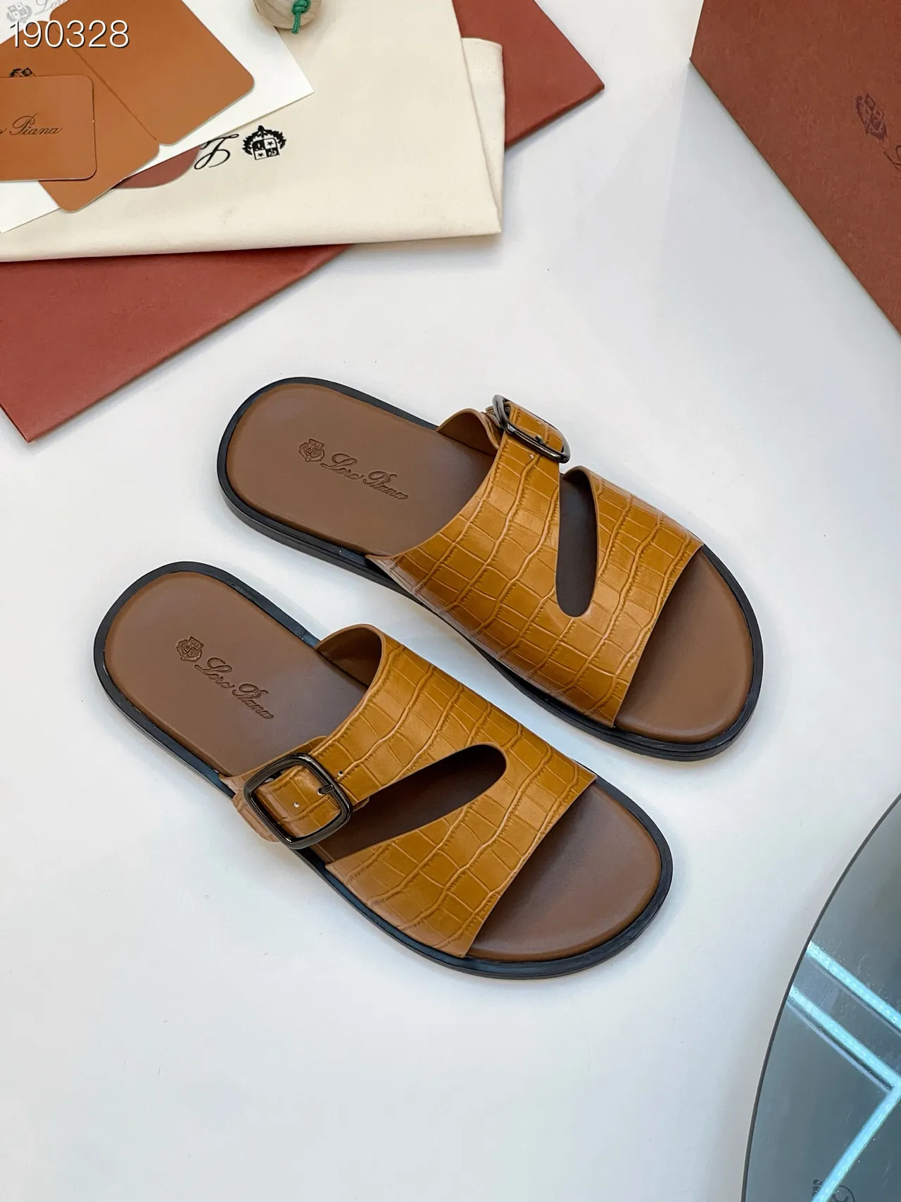 Loro Piana 棕色鳄鱼压纹双带扣休闲凉鞋 6