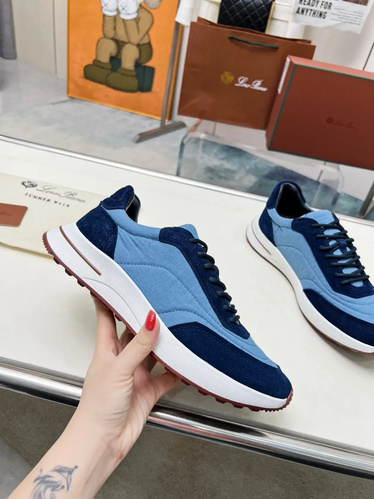 Loro Piana Tênis lifestyle de camurça e têxtil de duas cores 2