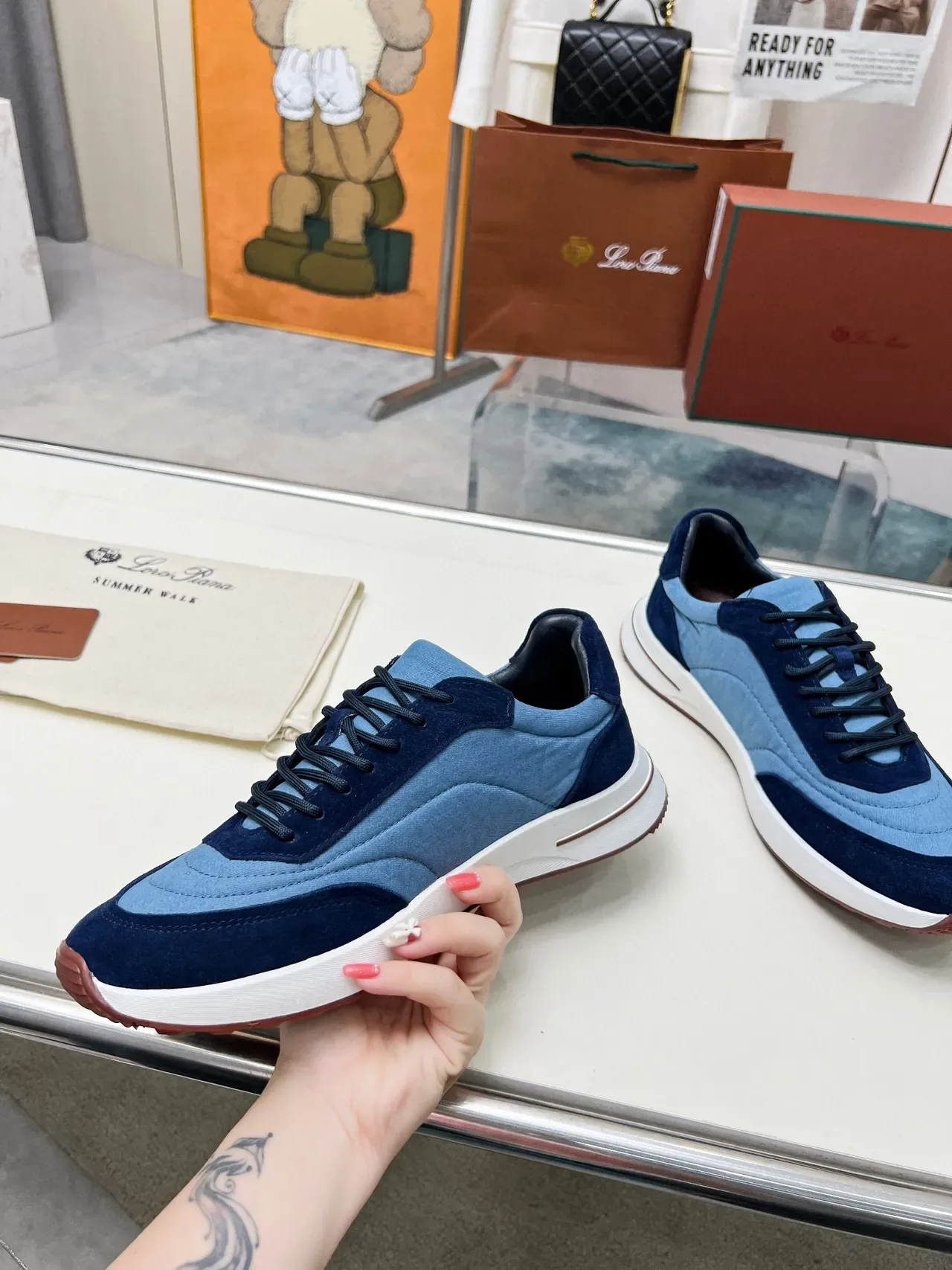 Loro Piana Tênis lifestyle de camurça e têxtil de duas cores 3
