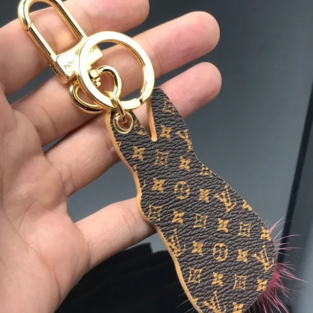 Louis Vuitton Sac à bandoulière Beige Rose Cuir Lapin Charme Monogramme Toile Queue 4